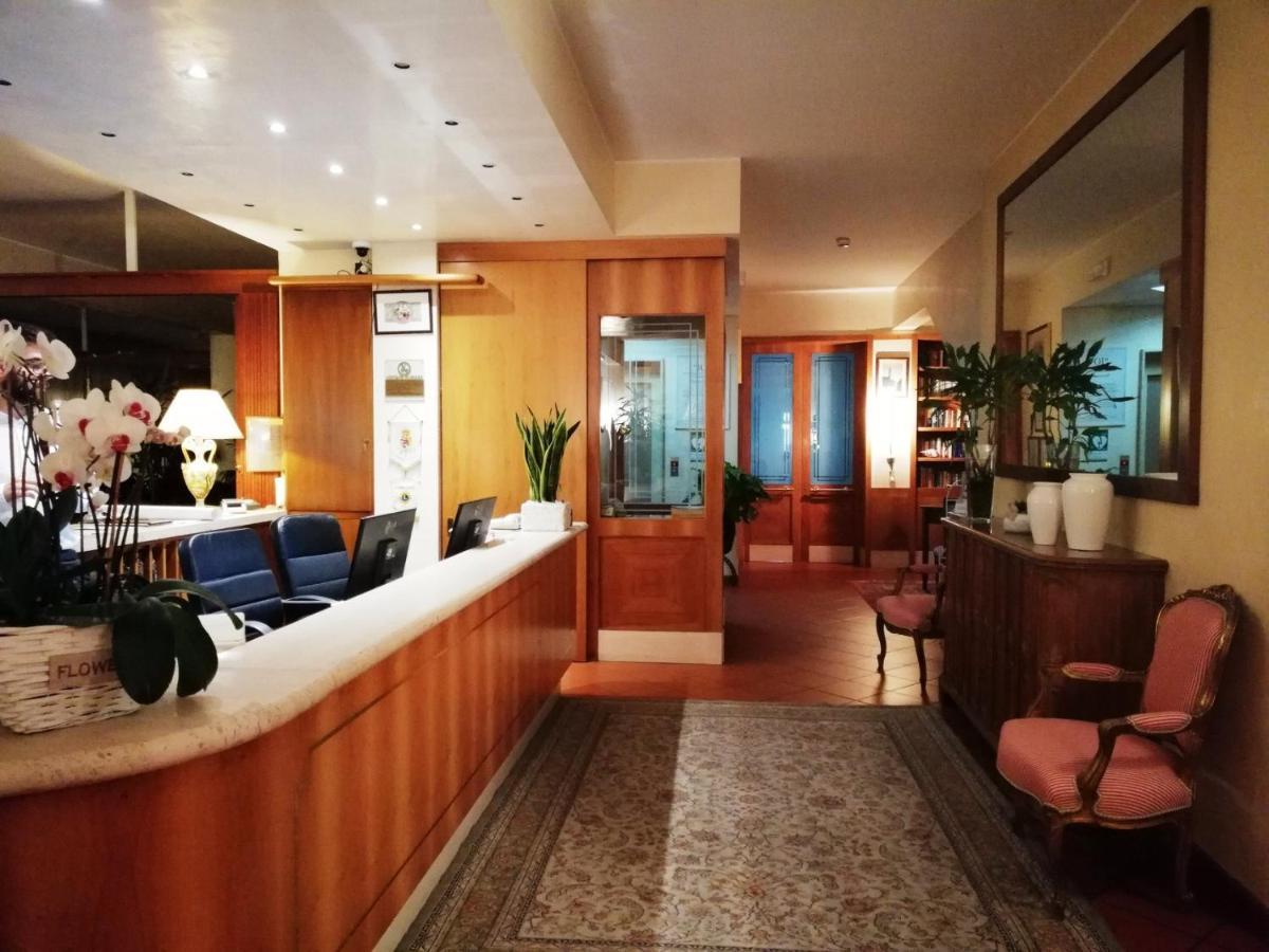 Hotel Parco Delle Rose Сильви-Марина Экстерьер фото