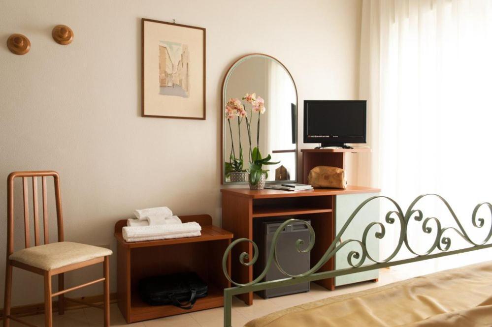 Hotel Parco Delle Rose Сильви-Марина Экстерьер фото