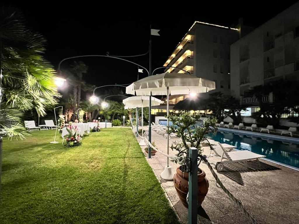 Hotel Parco Delle Rose Сильви-Марина Экстерьер фото