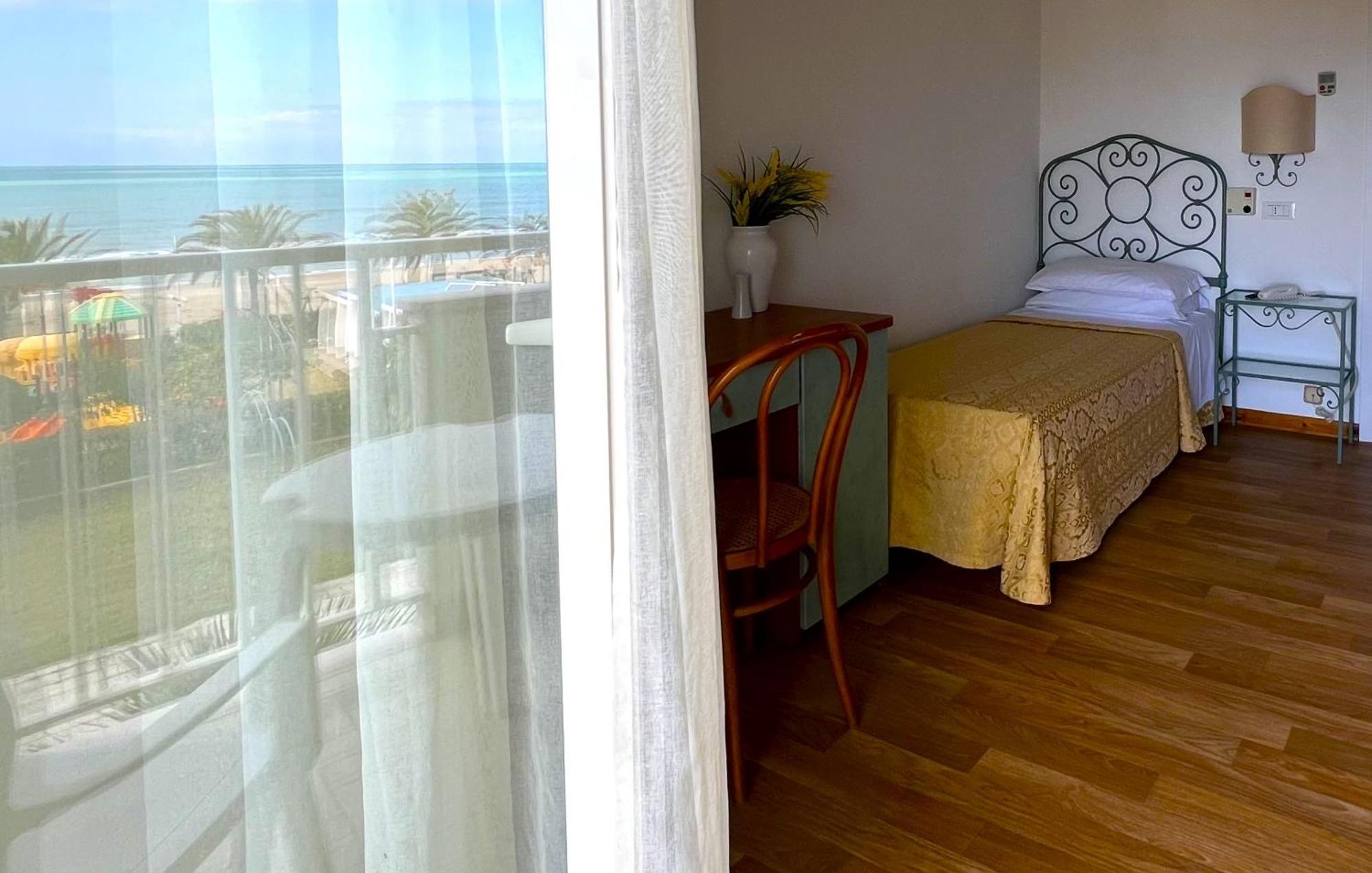 Hotel Parco Delle Rose Сильви-Марина Экстерьер фото