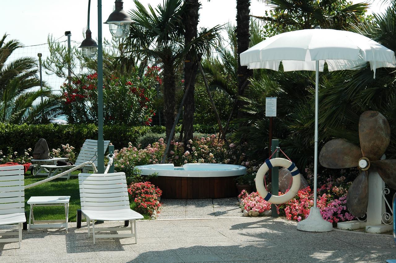 Hotel Parco Delle Rose Сильви-Марина Экстерьер фото